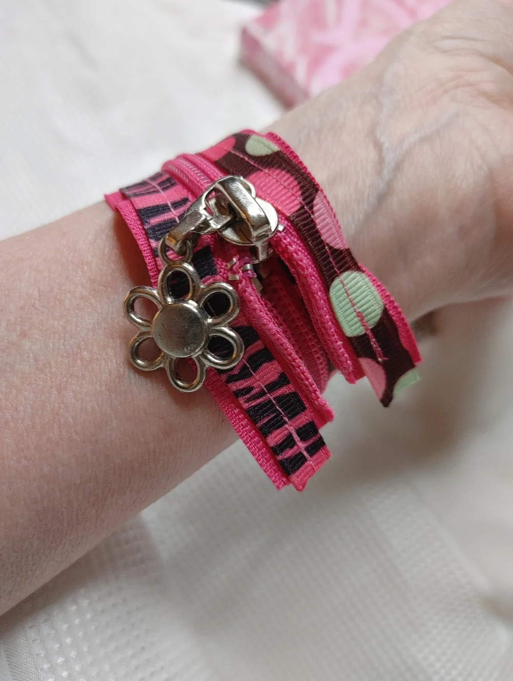 GIRLS FUN PINK CLOTH BRACELETS (3)